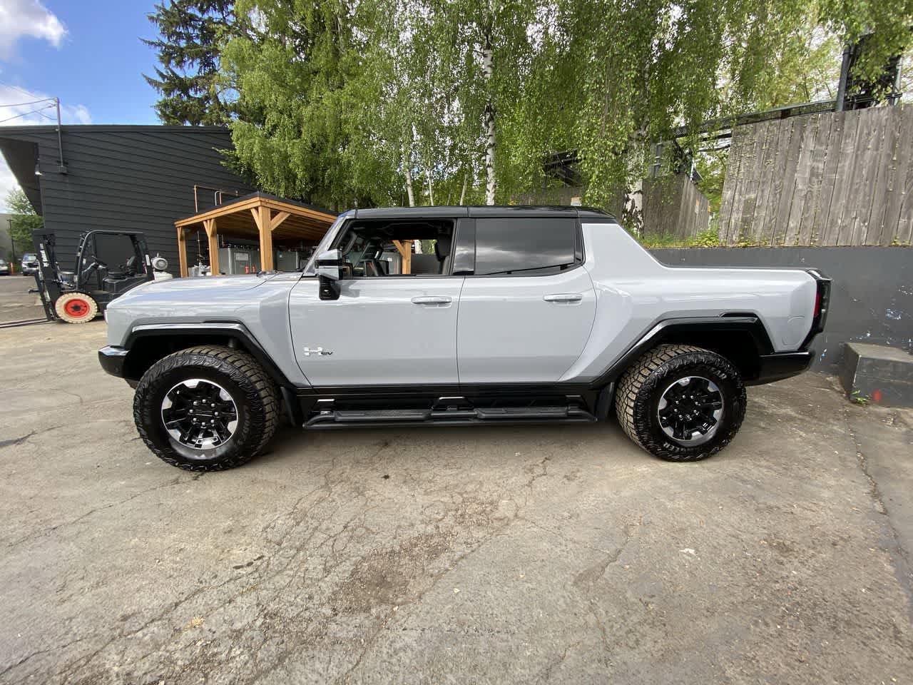 Used 2025 GMC Hummer EV 3X w/ Extreme Off-Road Package AWD/4WD image 3