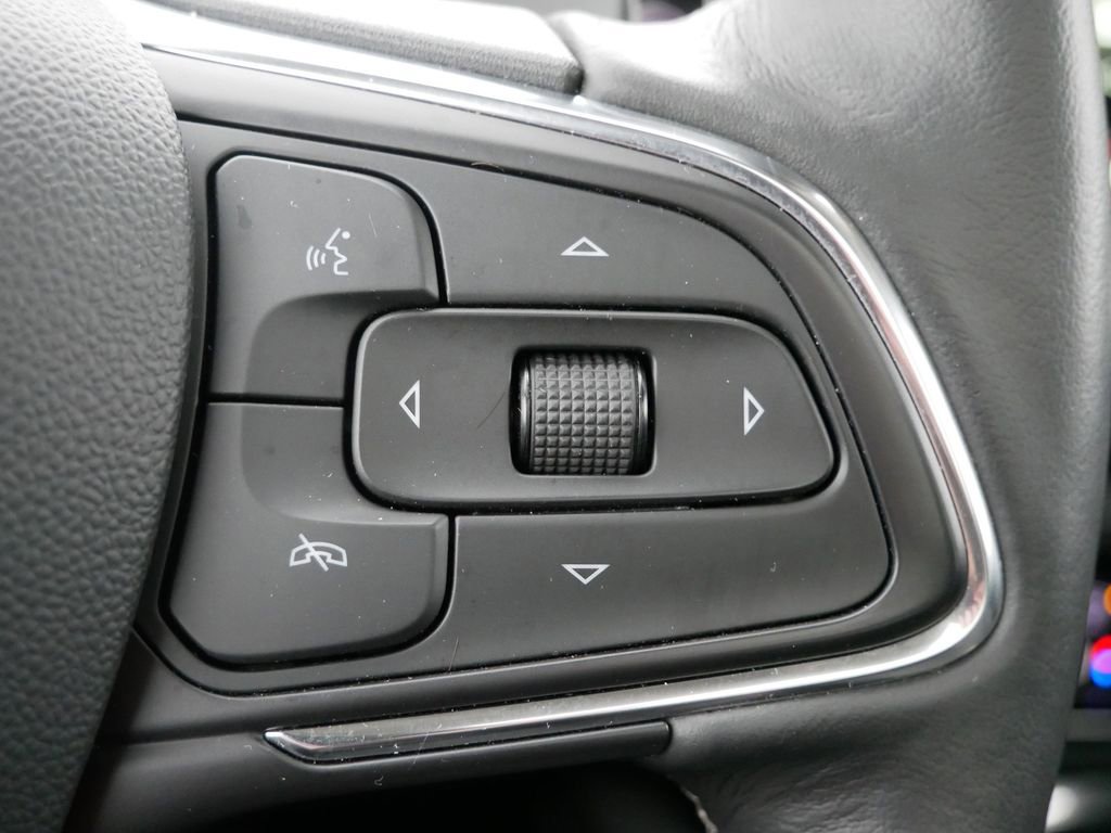 Used 2023 Buick Envision Essence w/ Sport Touring Package image 24