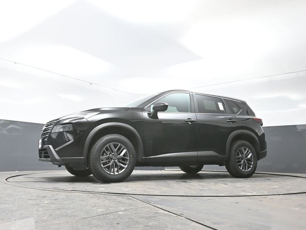 Used 2024 Nissan Rogue S image 29