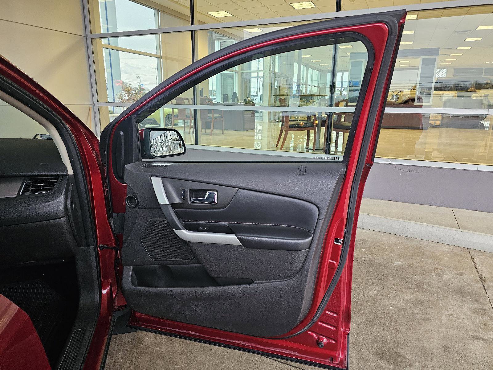 Used 2013 Ford Edge SEL image 11