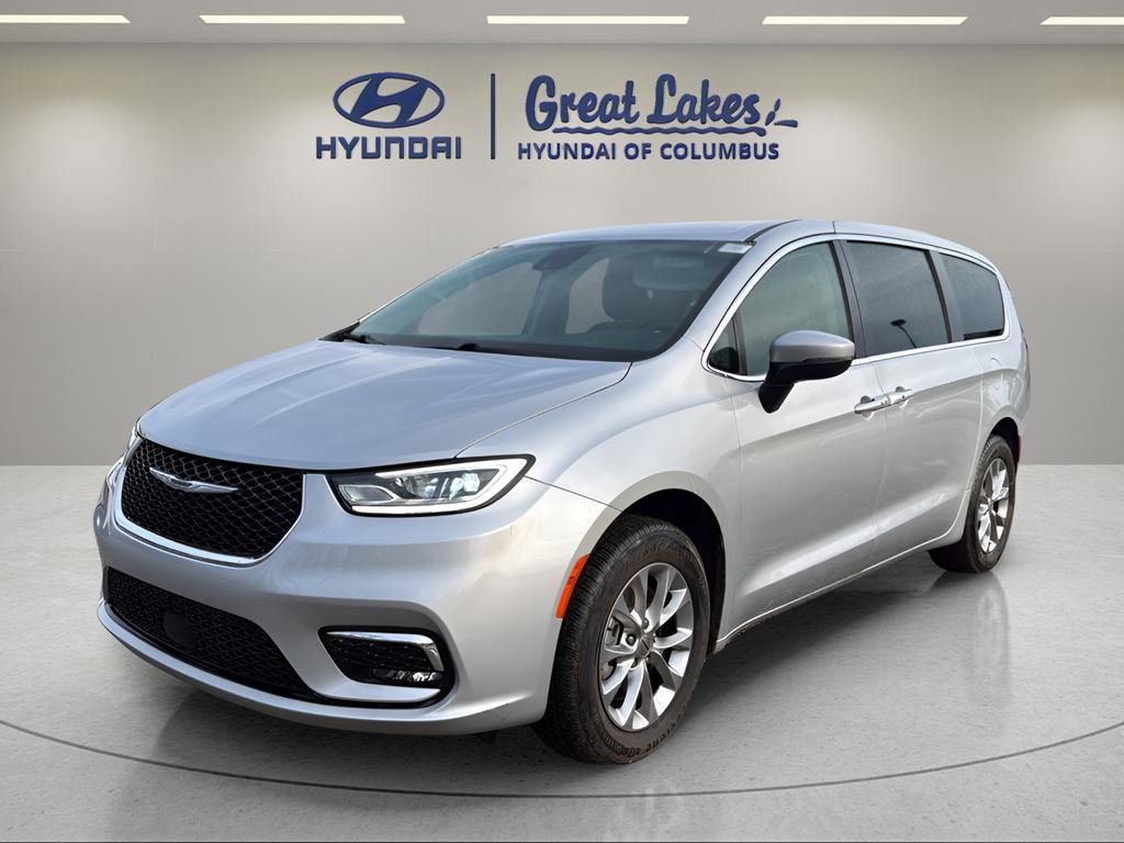 Used 2023 Chrysler Pacifica Touring-L