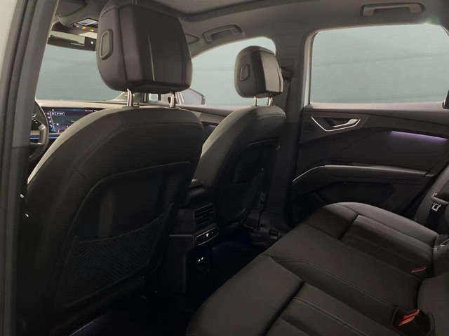 Used 2024 Audi Q4 e-tron Prestige image 73