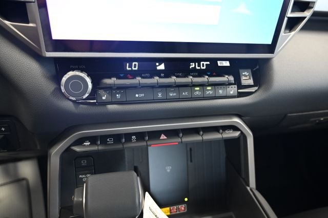 New 2026 Toyota Tundra Limited AWD/4WD image 19