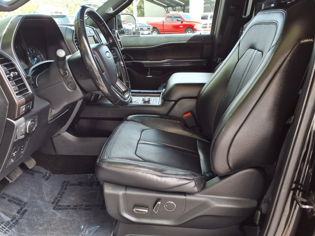 Used 2018 Ford Expedition Limited w/ Equipment Group 301A AWD/4WD image 19