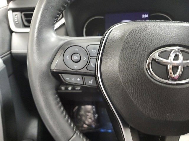 Used 2020 Toyota RAV4 Limited image 30