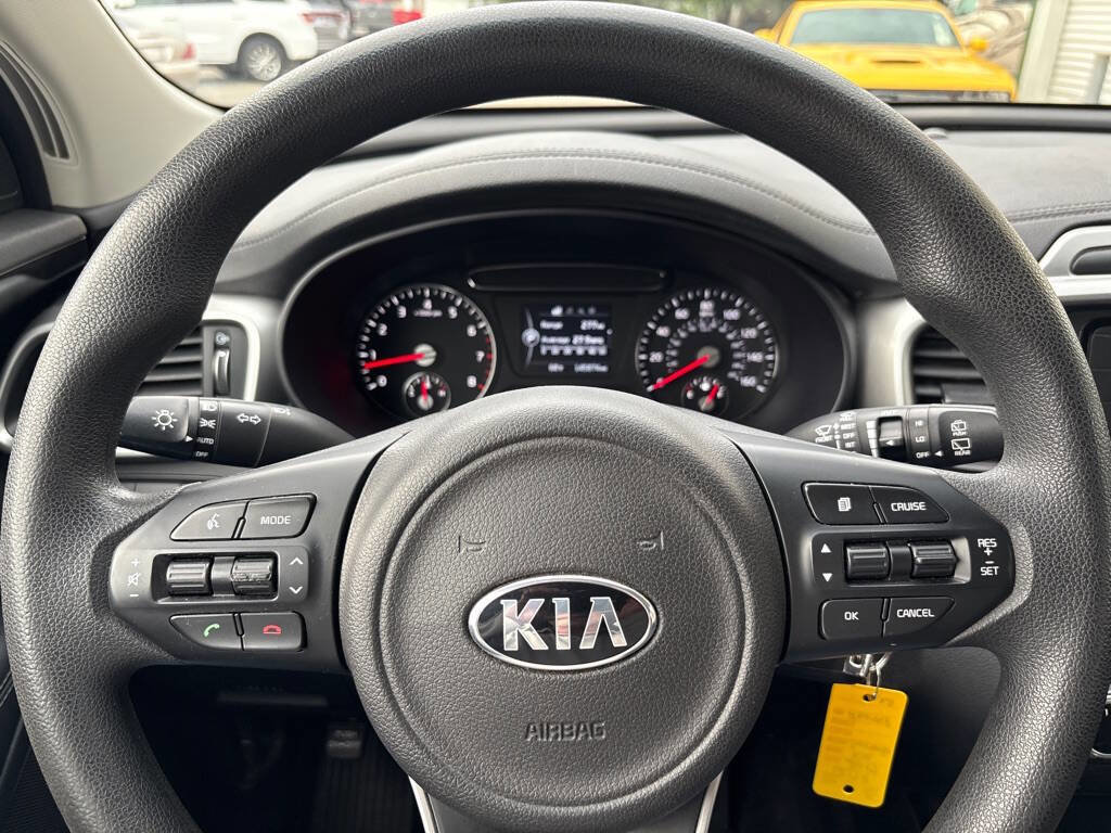 Used 2017 Kia Sorento AWD image 13