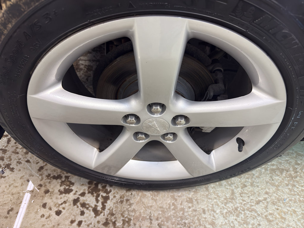 Used 2006 Pontiac Solstice Convertible w/ Premium Package RWD image 28