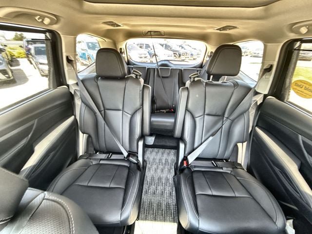 Used 2026 Subaru Ascent Limited AWD/4WD image 23