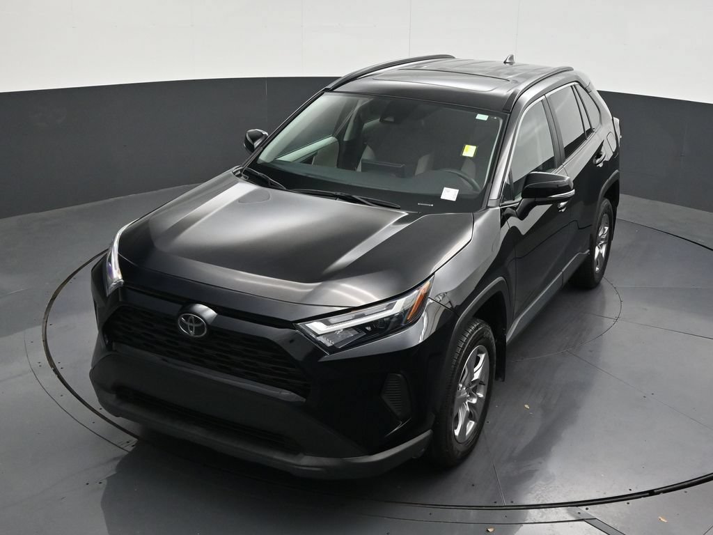 Used 2025 Toyota RAV4 XLE w/ Convenience Package FWD image 23