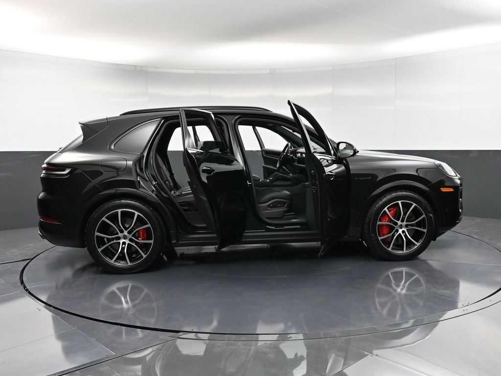 New 2026 Porsche Cayenne Turbo image 38