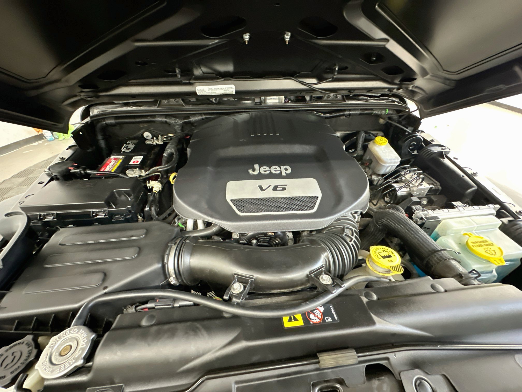 Used 2018 Jeep Wrangler Sport AWD/4WD image 28