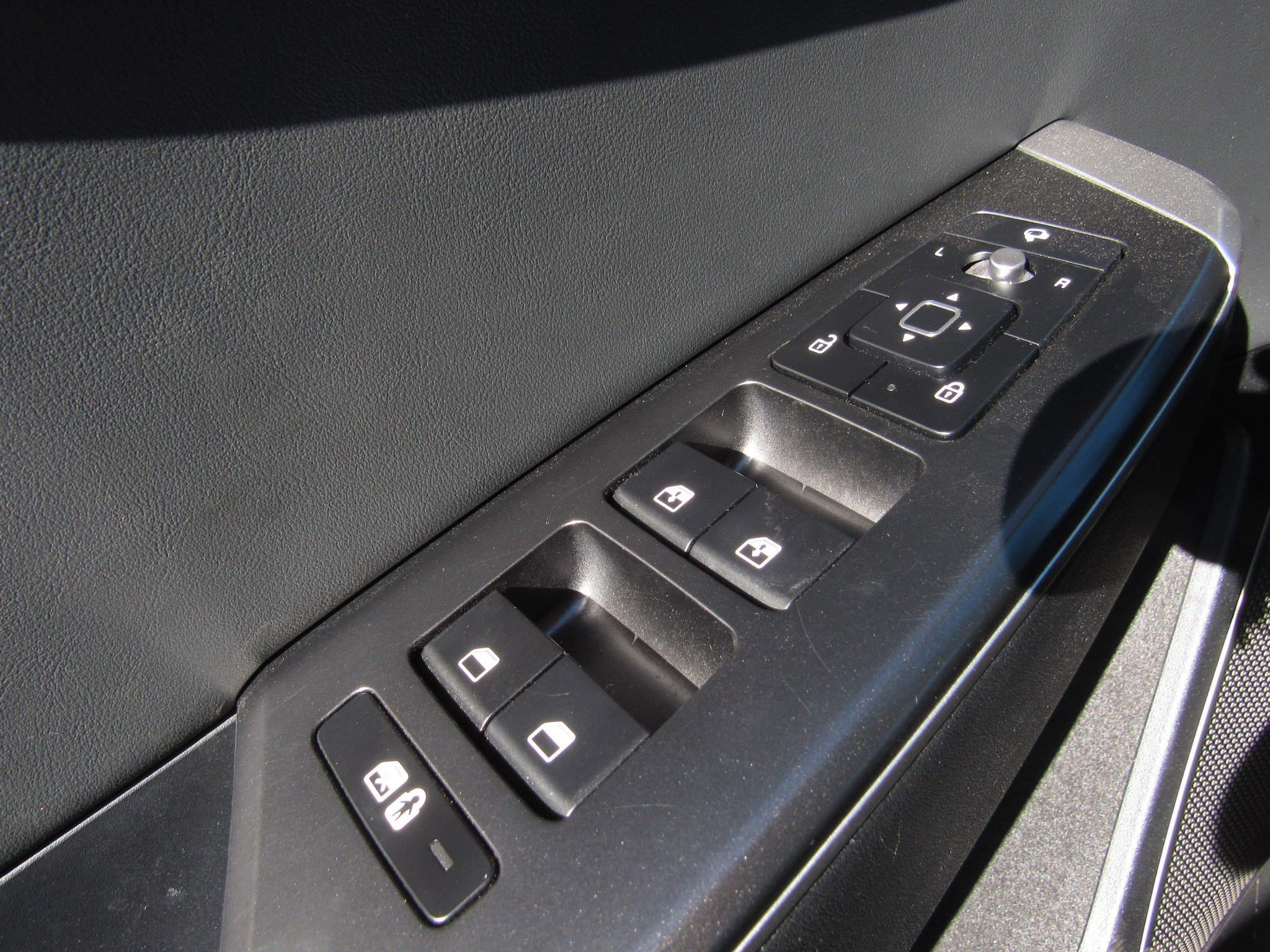 Used 2023 Kia EV6 Wind image 23