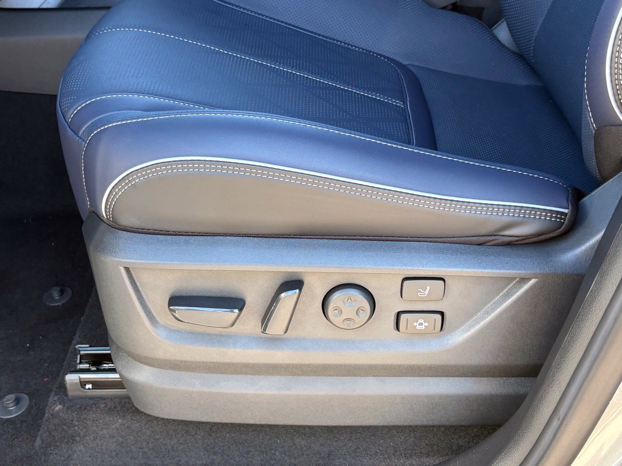 New 2027 INFINITI QX80 Sensory AWD/4WD image 22