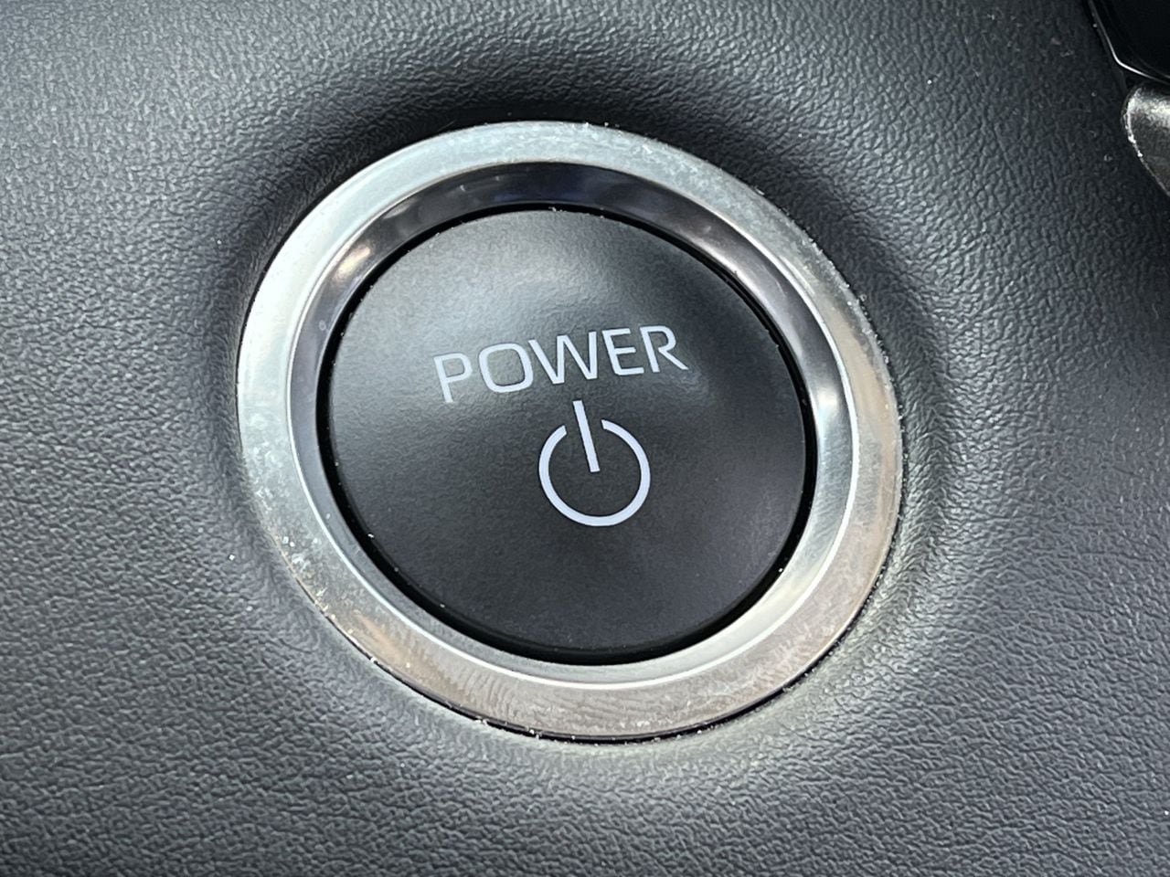 Used 2025 Toyota Highlander XLE AWD/4WD image 19
