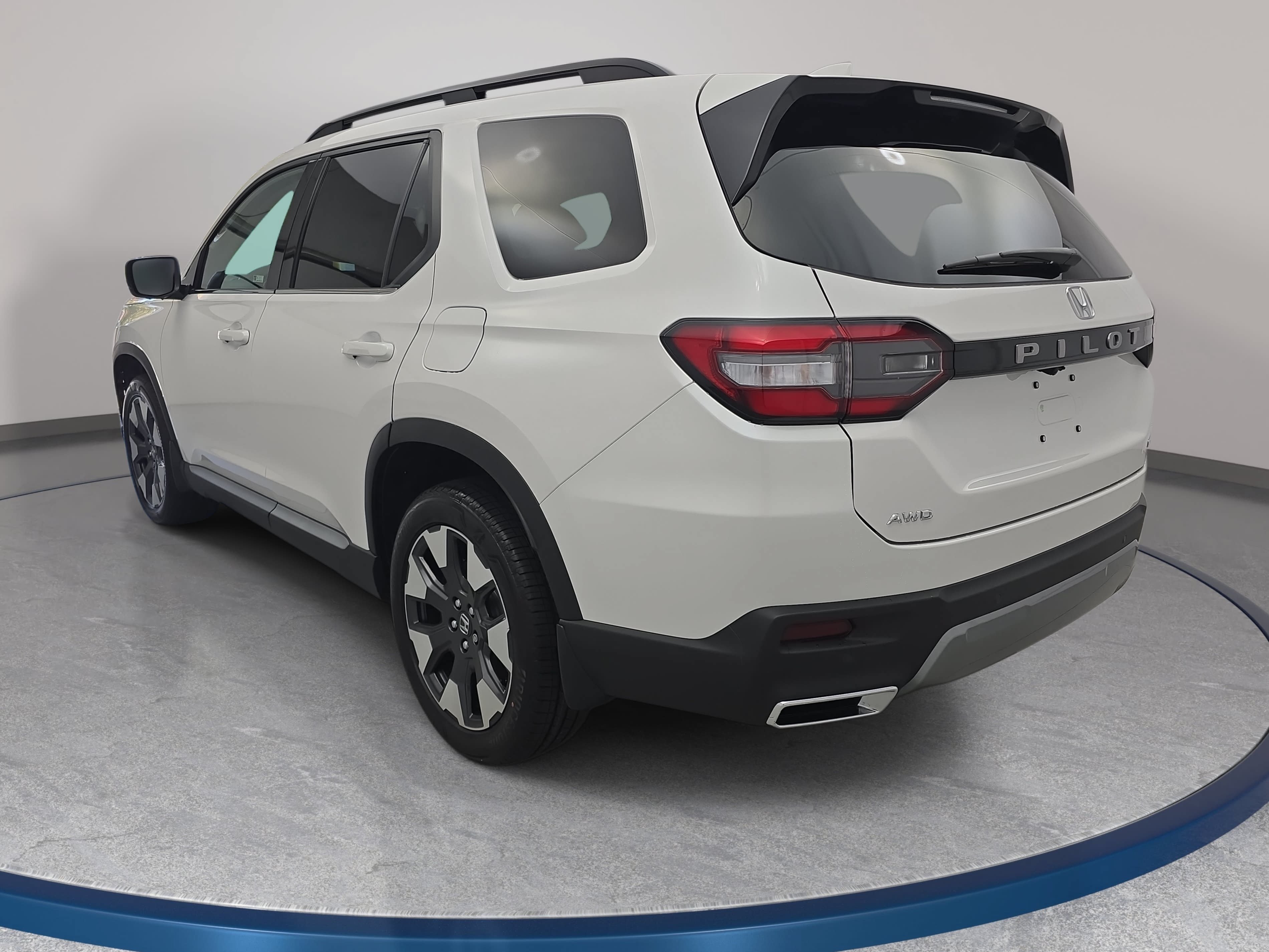 New 2026 Honda Pilot Touring image 7