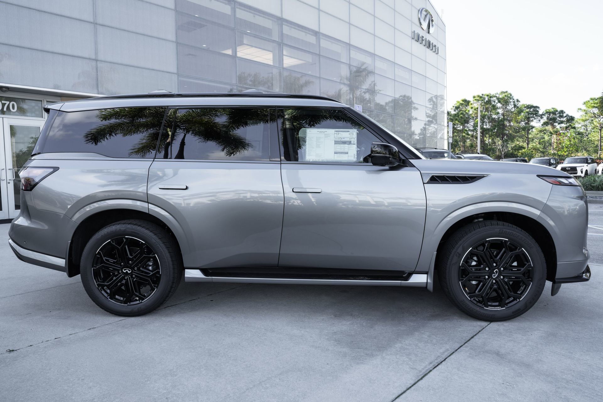 New 2026 INFINITI QX80 4WD w/ Sport Exterior Package image 25