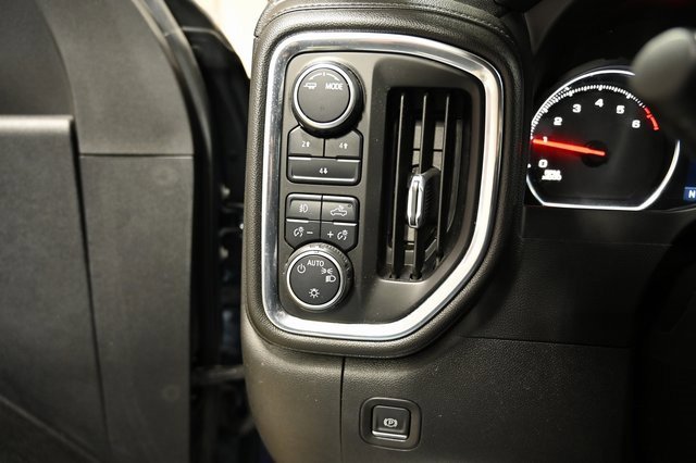 Used 2022 Chevrolet Silverado 2500 LT w/ Convenience Package image 24