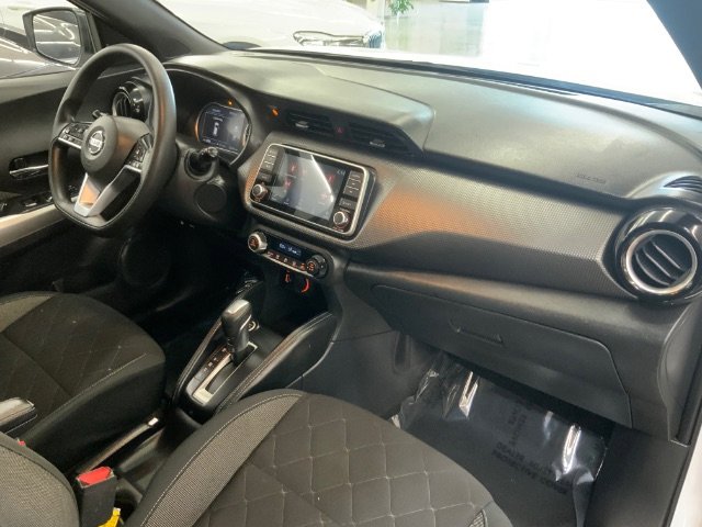 Used 2020 Nissan Kicks SV image 8