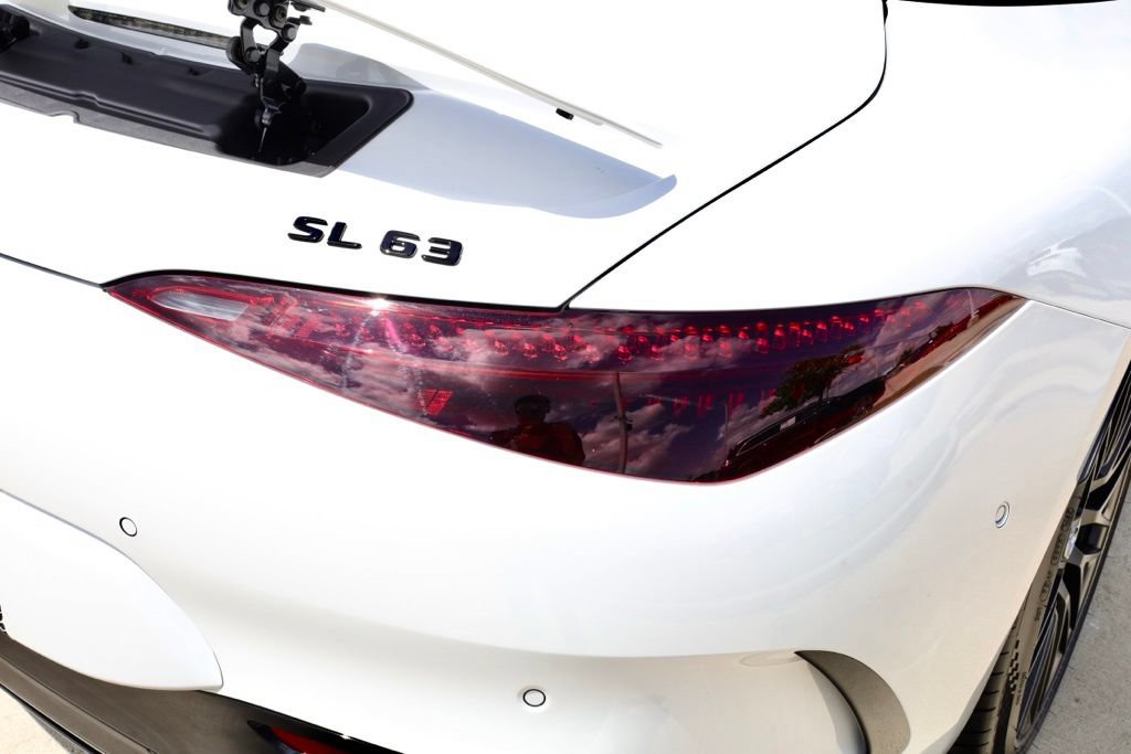 Certified 2022 Mercedes-Benz SL 63 AMG 4MATIC image 18