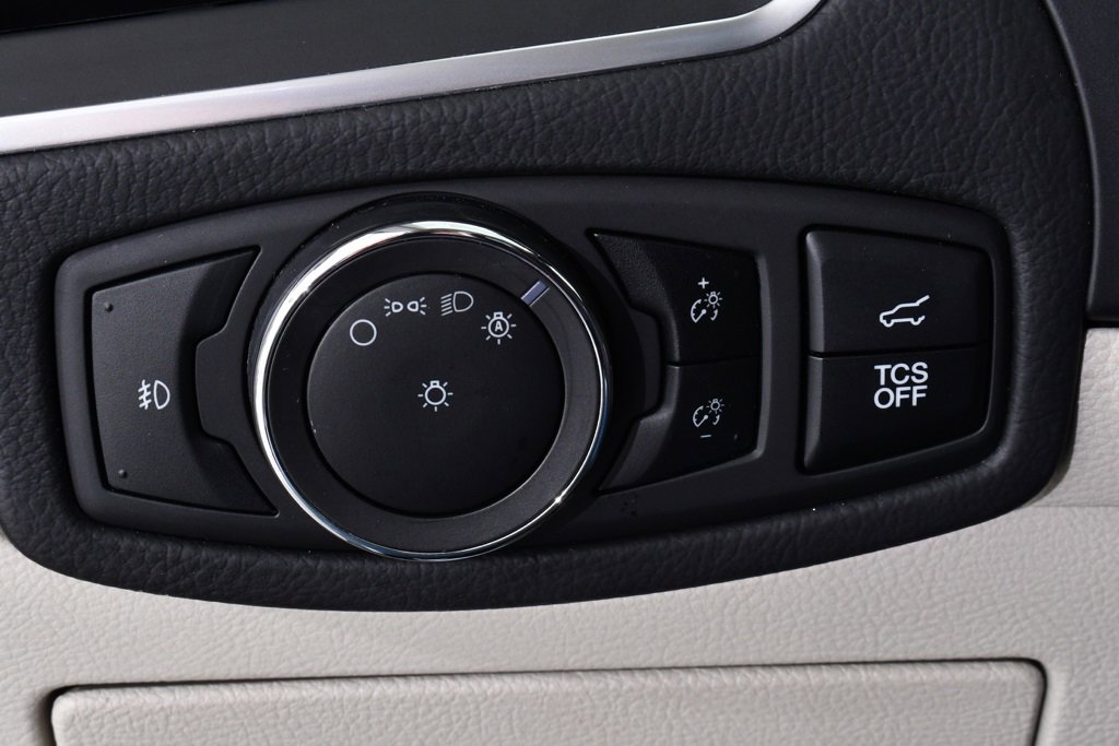 Used 2024 Ford Edge Titanium w/ Titanium Elite Package image 32