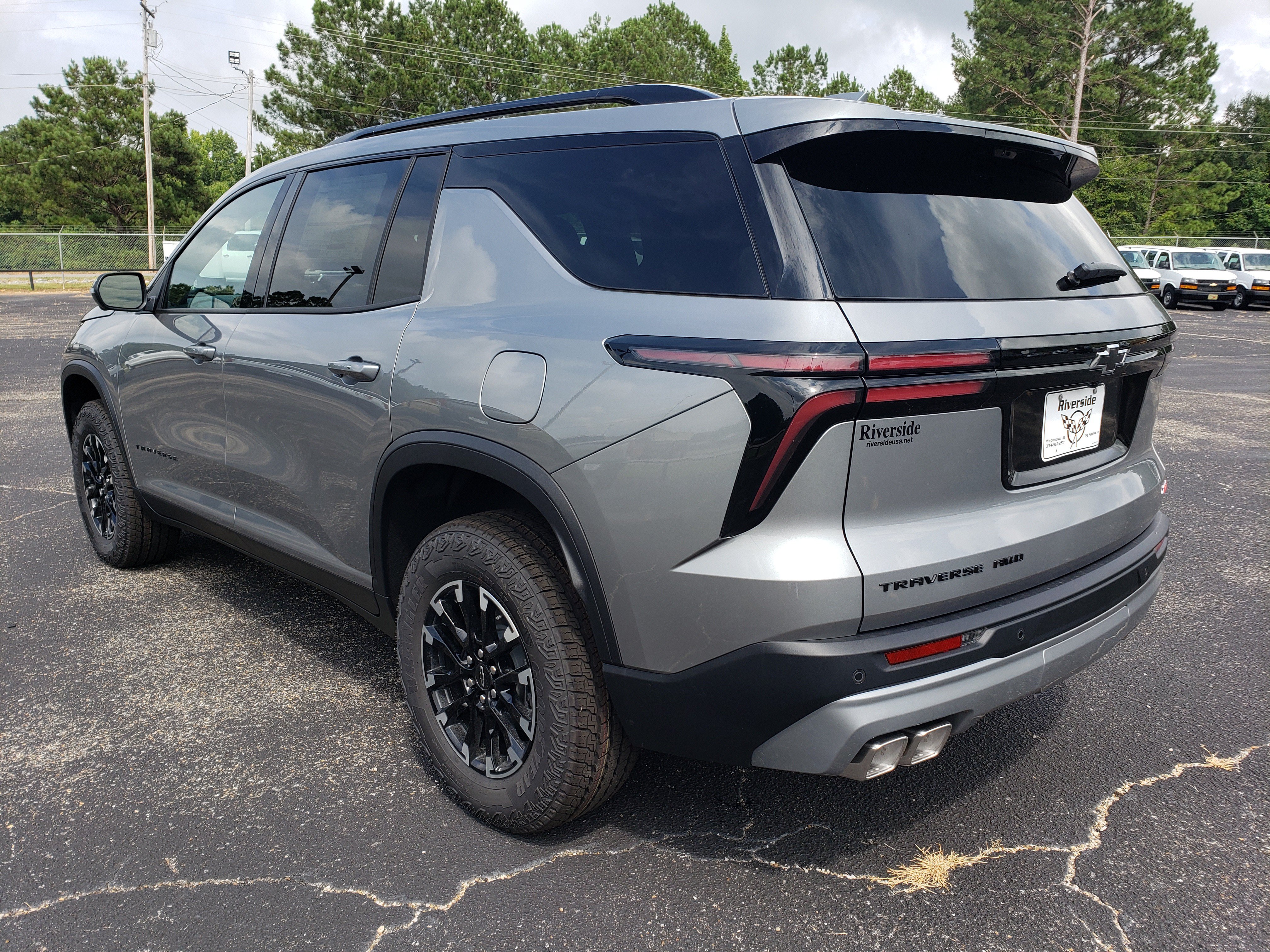 New 2026 Chevrolet Traverse Z71 w/ Driver Confidence Package AWD/4WD image 4