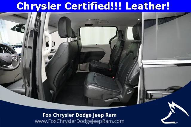 Certified 2024 Chrysler Pacifica Touring-L image 15
