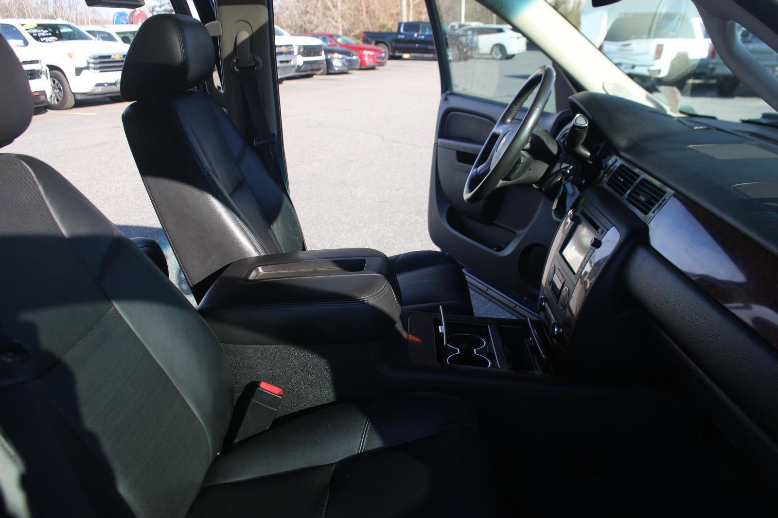 Used 2012 Chevrolet Suburban LTZ image 39