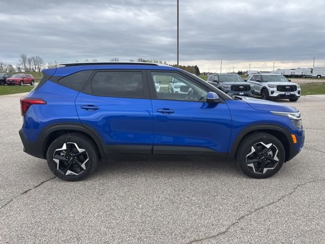 Used 2025 Kia Seltos S AWD/4WD image 2