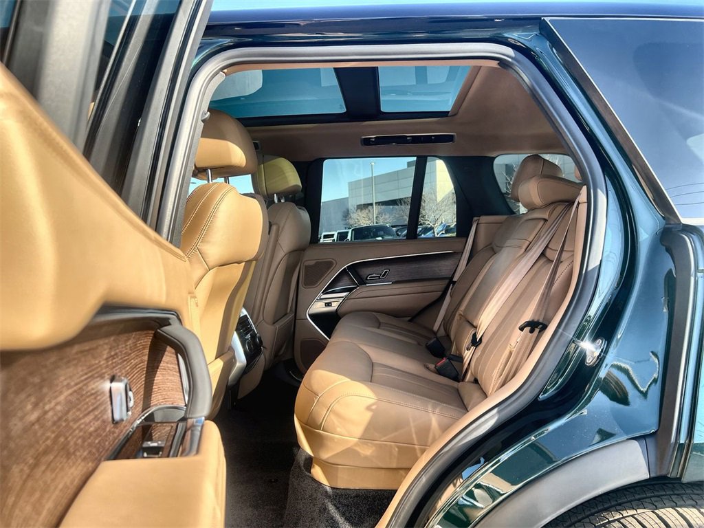 New 2026 Land Rover Range Rover SE image 15