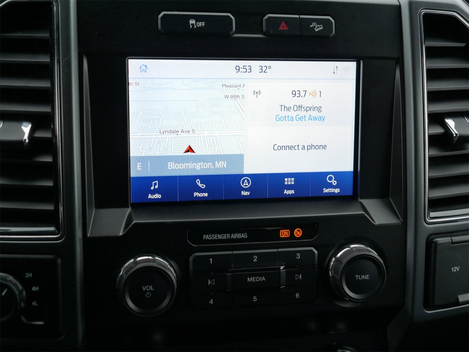 Certified 2022 Ford F250 XLT w/ XLT Premium Package image 21