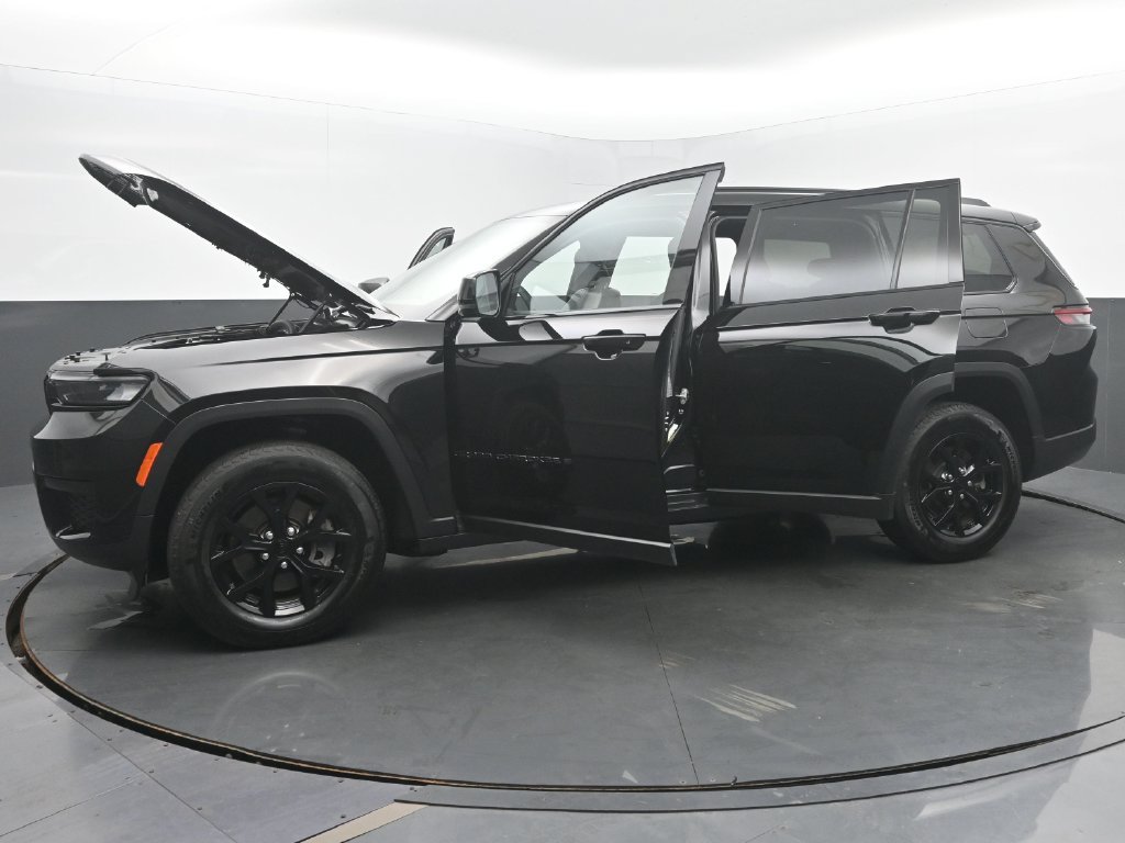Used 2025 Jeep Grand Cherokee L Altitude AWD/4WD image 61