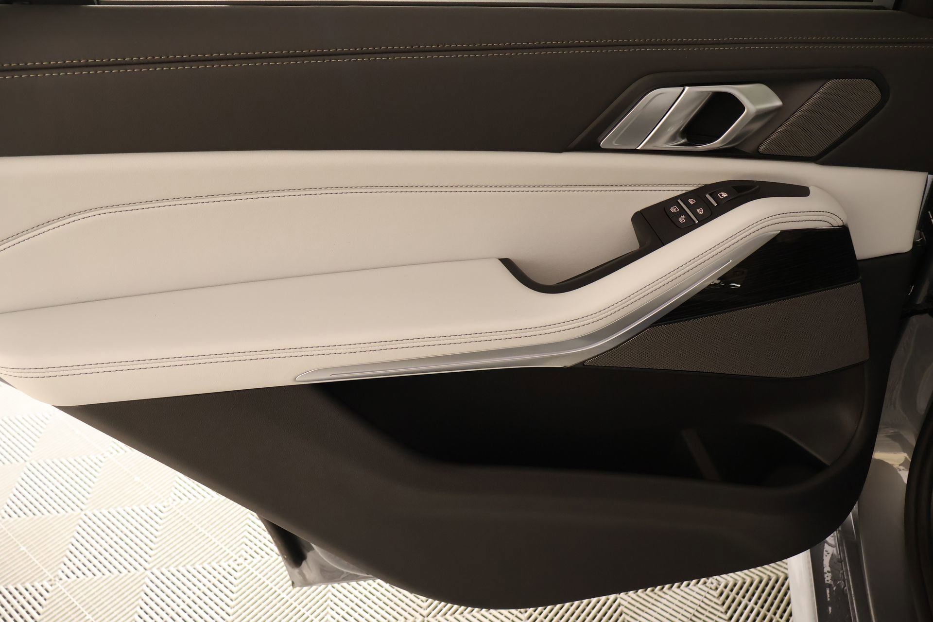 New 2026 BMW X7 xDrive40i w/ M Sport Package image 19