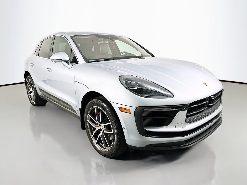 Certified 2023 Porsche Macan S AWD/4WD image 7