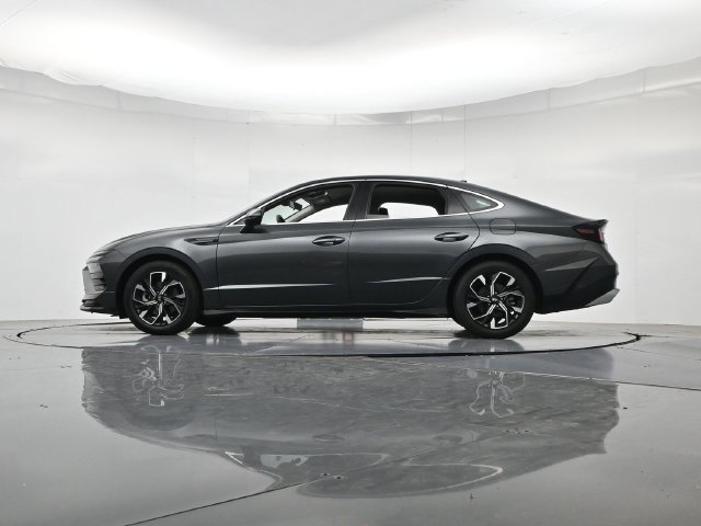 Used 2025 Hyundai Sonata SEL FWD image 32