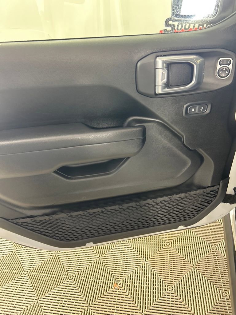 Used 2024 Jeep Wrangler Willys image 10