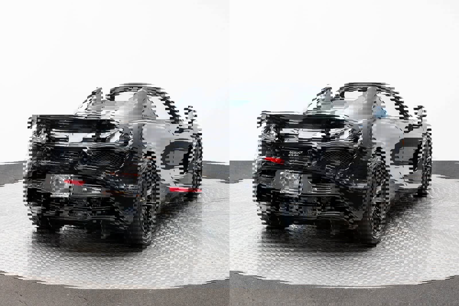 Used 2023 McLaren 720S Spider image 21