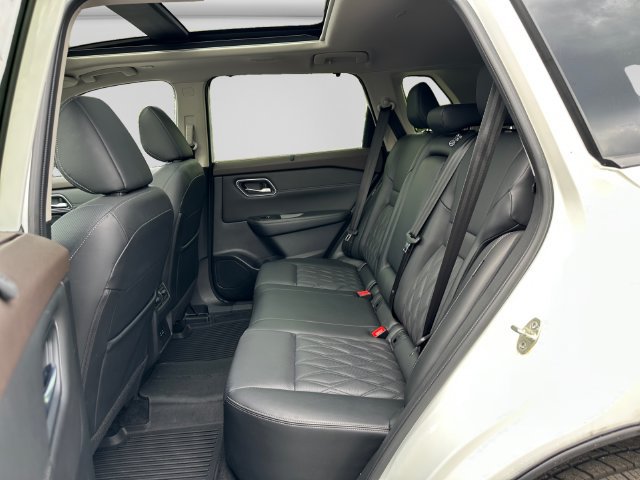 Used 2023 Nissan Rogue Platinum AWD/4WD image 18