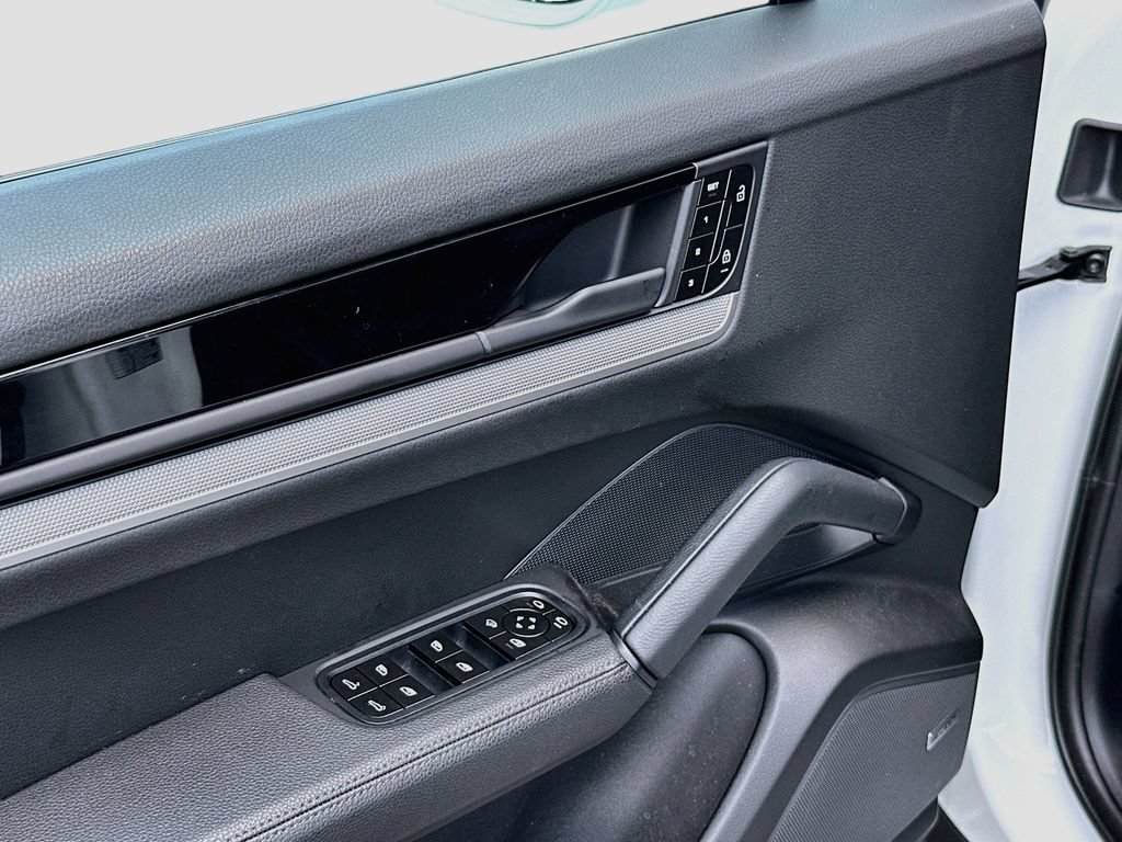 Certified 2026 Porsche Cayenne AWD/4WD image 20