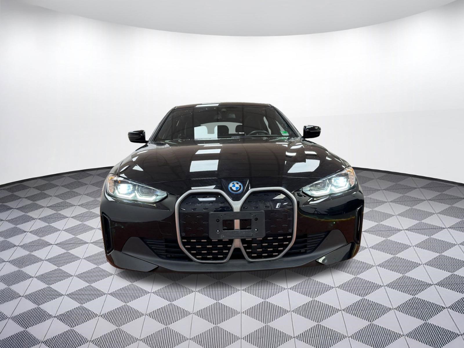 Used 2023 BMW i4 eDrive35 w/ Premium Package image 5