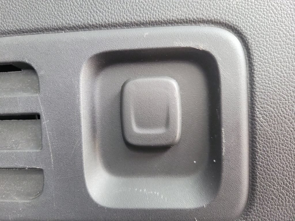 Used 2023 Chevrolet Traverse LT w/ LPO, Floor Liner Package AWD/4WD image 9