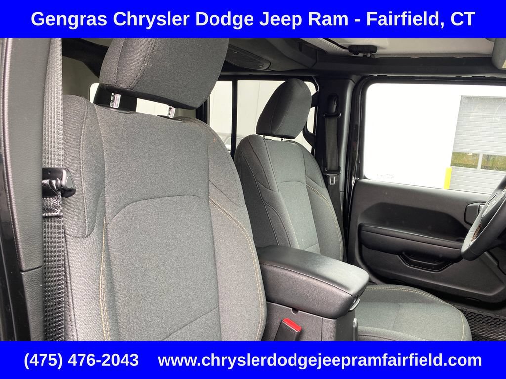 Used 2024 Jeep Wrangler Unlimited AWD/4WD image 40