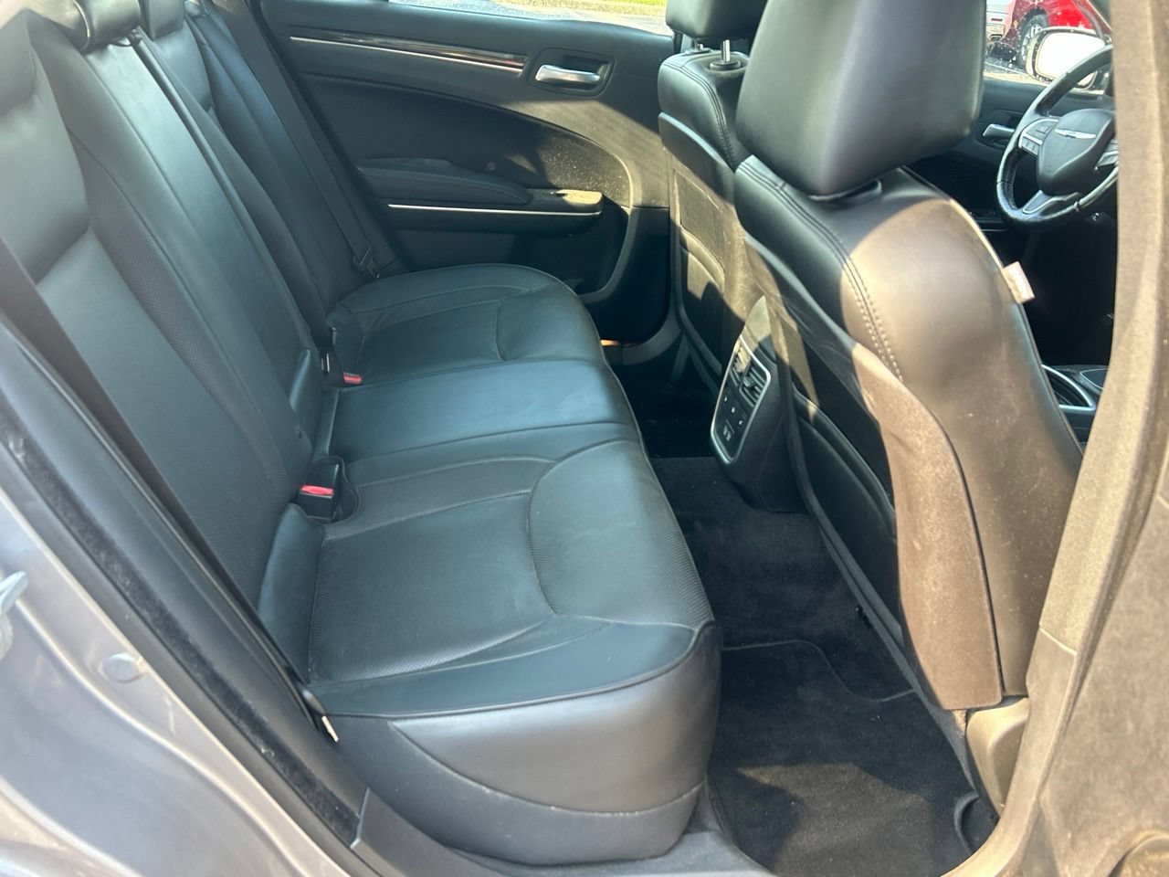 Used 2016 Chrysler 300 C RWD image 13