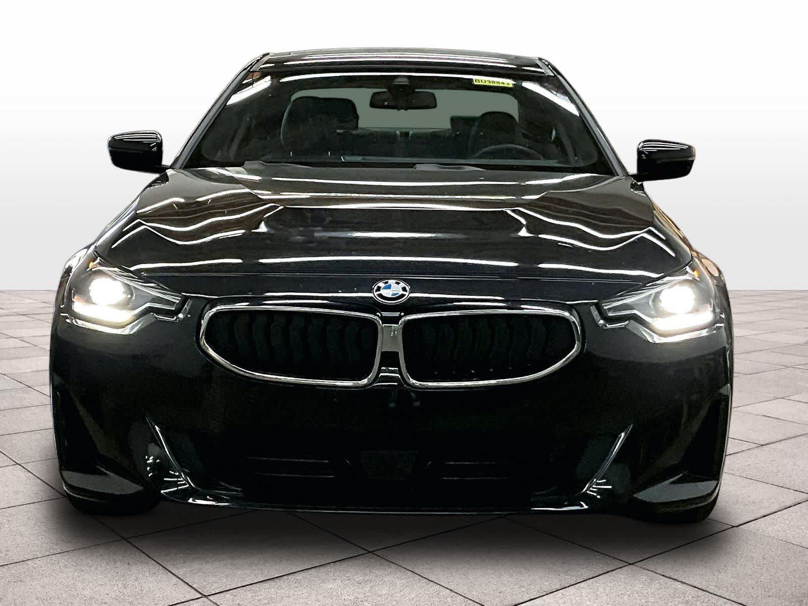 Used 2023 BMW 230i Coupe w/ Convenience Package RWD image 3