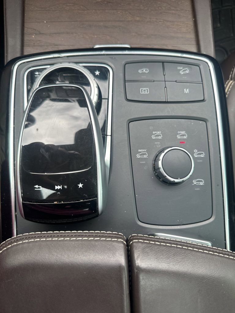 Used 2017 Mercedes-Benz GLS 550 4MATIC image 27