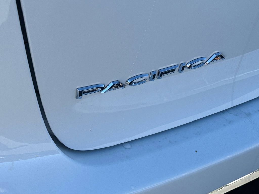 New 2026 Chrysler Pacifica Select image 6