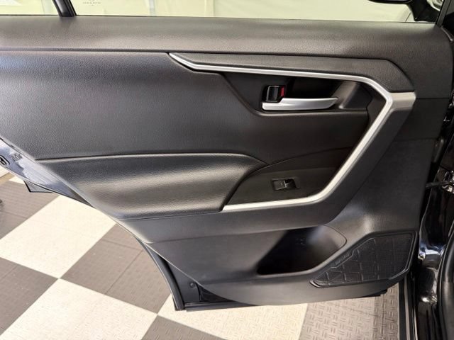 Used 2025 Toyota RAV4 XLE FWD image 17