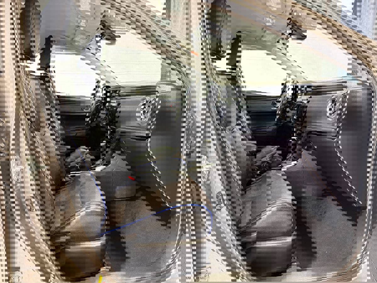 Used 2018 Toyota Corolla SE w/ Protection Package image 14