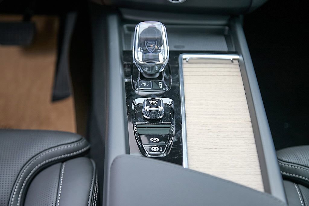 New 2026 Volvo XC60 B5 Ultra w/ Protection Package Premier image 26