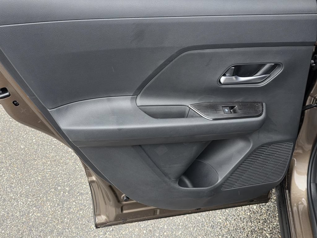 New 2026 Nissan Kicks SV w/ Charging Package FWD image 31