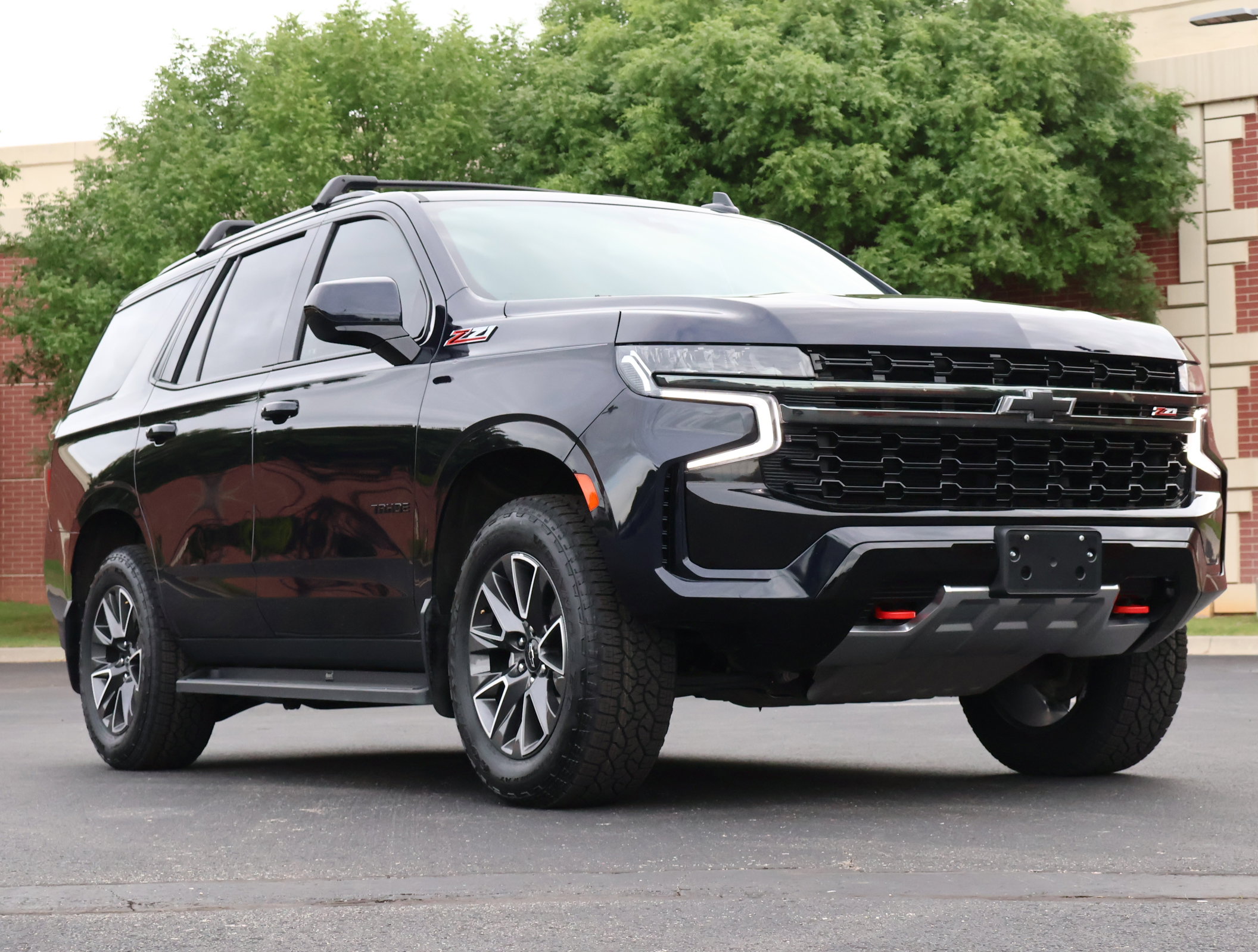 Used 2021 Chevrolet Tahoe Z71 w/ Rear Media and Nav Package AWD/4WD image 1